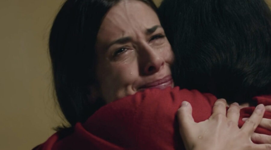 Gloria Moreau (Lara Komar) e Grace Ambrose (Stefania Colombo) in una scena della puntata 30 de