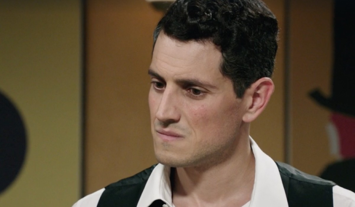 Emanuel Caserio (Salvatore Amato) in una scena della puntata 31 de