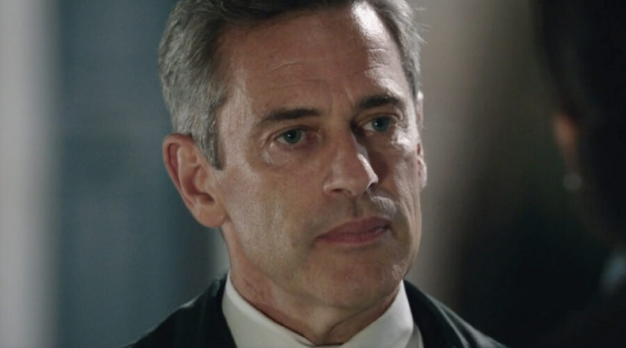 Massimo Poggio (Ezio Colombo) in una scena della puntata 32 de