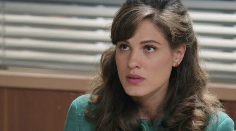 Giulia Vecchio (Anna Imbriani) in una scena della puntata 33 de