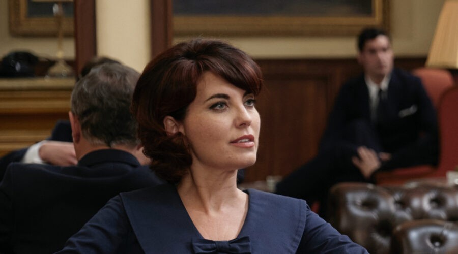 Vanessa Gravina (Adelaide Di Sant'Erasmo) in una scena al Circolo ne