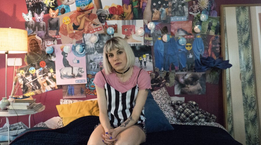 Immagine Ufficiale Bajo La Red Con Angy Fernández Credits Serially