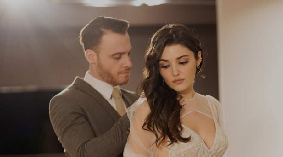 Love Is In The Air: Serkan Bolat interpretato da Kerem Bürsin e Eda Yıldız interpretata da Hande Erçel. Credits: Mediaset