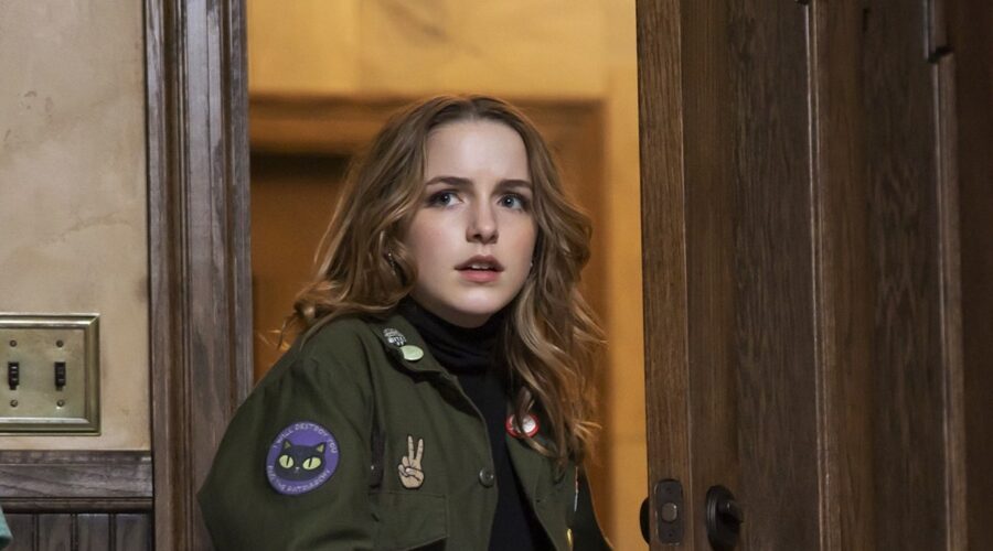 Mckenna Grace Interpreta Veronica In Just Beyond Credits: Disney Plus