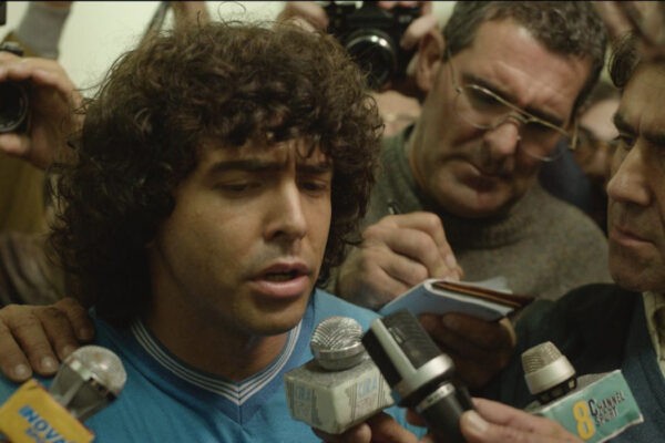 Nazareno Casero (Maradona) In Una Scena Di Maradona Sogno Benedetto Credits Amazon Prime Video