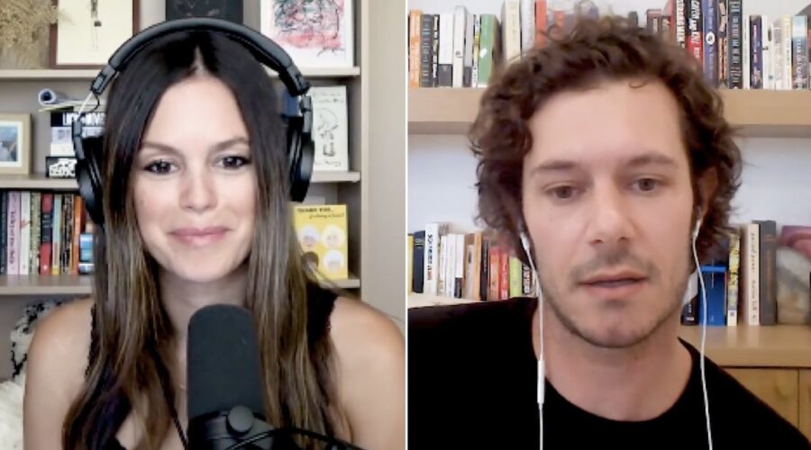 Rachel Bilson E Adam Brody Nel Podcast Welcome To The OC Bitches. Credits: Youtube