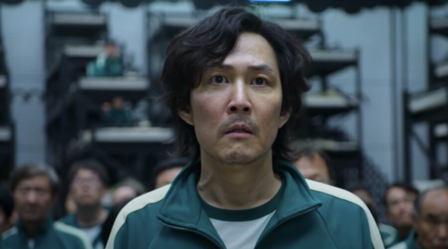 Seong Gi-hun (Lee Jung-jae), il protagonista in una fotogramma di “Squid Game”. Credits: Netflix/Cattura schermo.