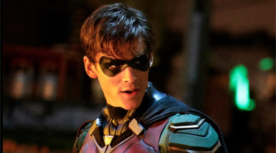 Titans, Brenton Thwaites in una scena della serie. Courtesy of Warner Bros / Netflix.