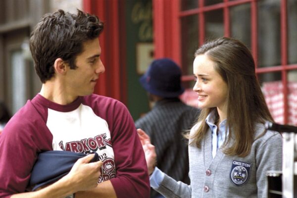 una mamma per amica jess (milo ventimiglia) e rory (alexis bledel) - credits mediaset