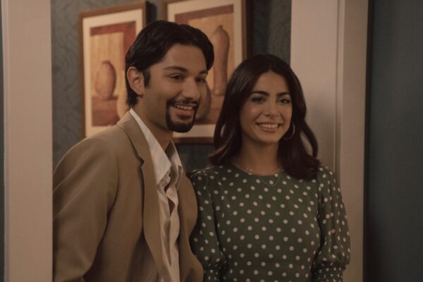Da sinistra: Mark Indelicato e Emeraude Toubia in una scena di “With Love”. Credits: Amazon Prime Video/Amazon Studios.