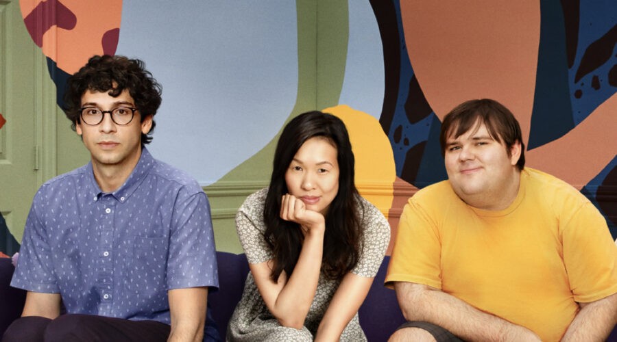 Da sinistra: Jack (Rick Glassman), Violet (Sue Ann Pien) e Harrison (Albert Rutecki) nel poster di “As We See It”. Credits: Amazon.