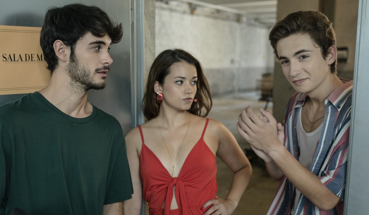 David Solans (Dani), Júlia Creus(Katy) e Guillermo Lasheras (Andy) in un posato per la serie 