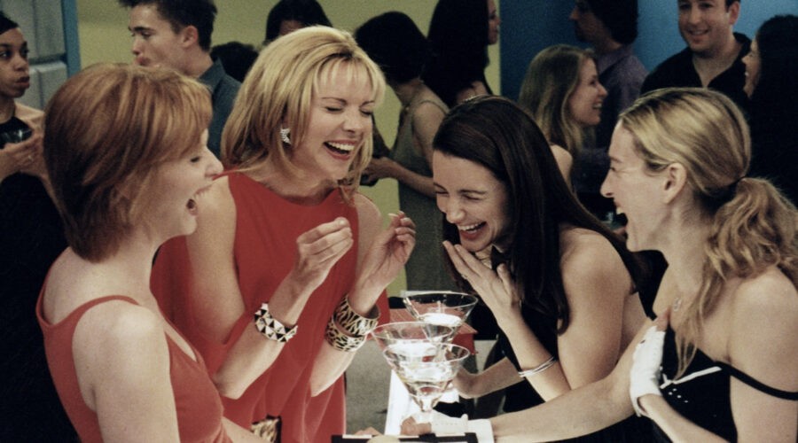 Carrie (Sarah Jessica Parker), Samantha (Kim Cattrall), Charlotte (Kristin Davis) E Miranda (Cynthia Nixon) In Sex And The City Credits Hbo Sky