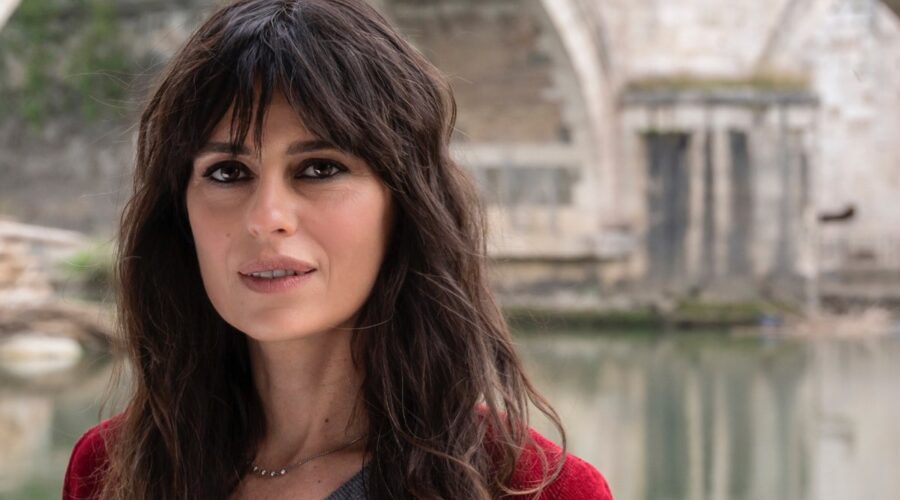 Claudia Pandolfi Interpreta Anita In Un Professore Credits: Banijay Studios Italy E Rai. Foto Di Anna Camerlingo