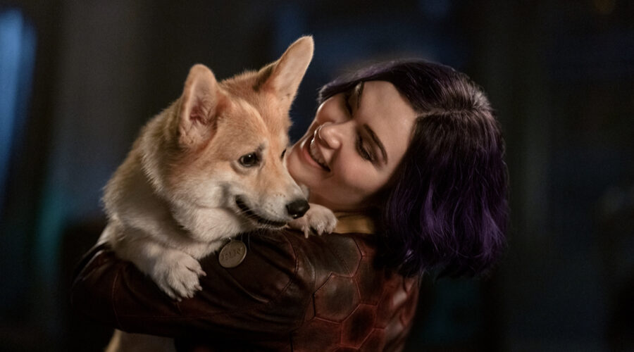 Daniella Pineda interpreta Faye Valentine in una scena di “Cowboy Bebop”. Credits: Kirsty Griffin/Netflix © 2021.