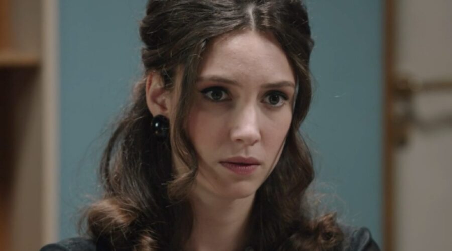 Lucrezia Massari (Flora Gentile Ravasi) in una scena della puntata 44 de