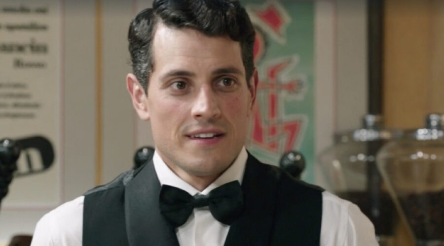 Emanuel Caserio (Salvatore Amato) in una scena della puntata 45 de