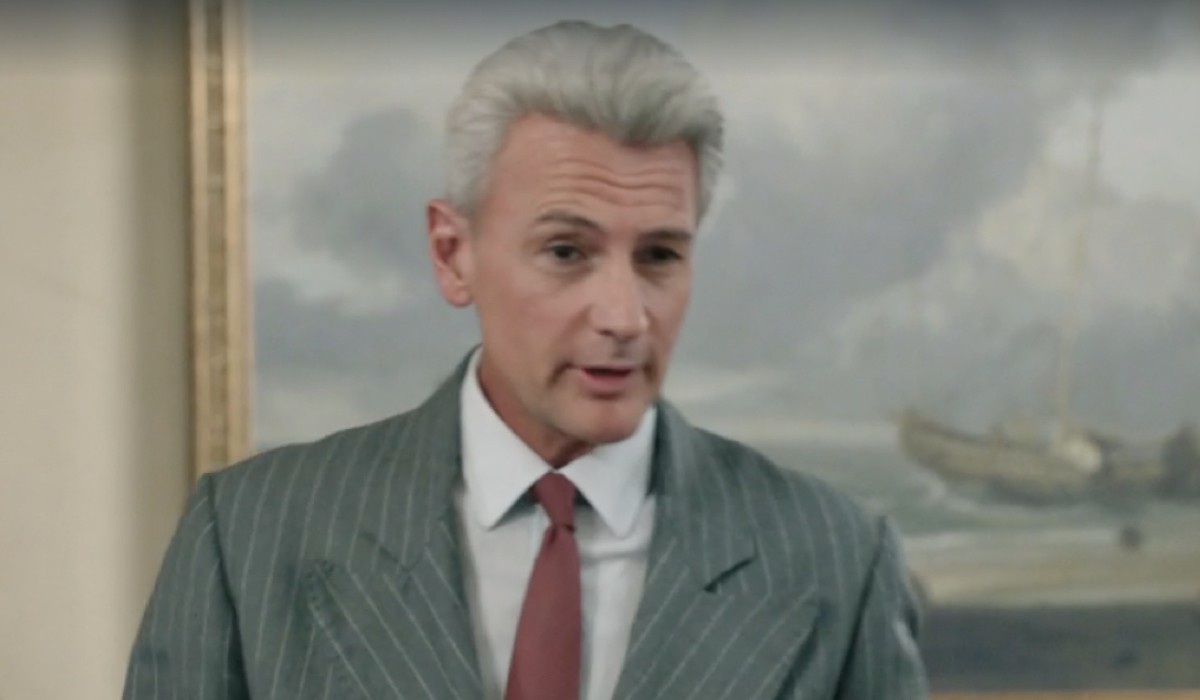 Roberto Farnesi (Umberto Guarnieri) in una scena della puntata 46 de