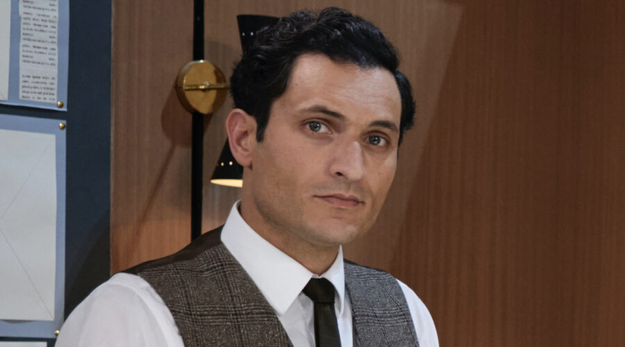 Alessandro Tersigni (Vittorio Conti) in un posato per 