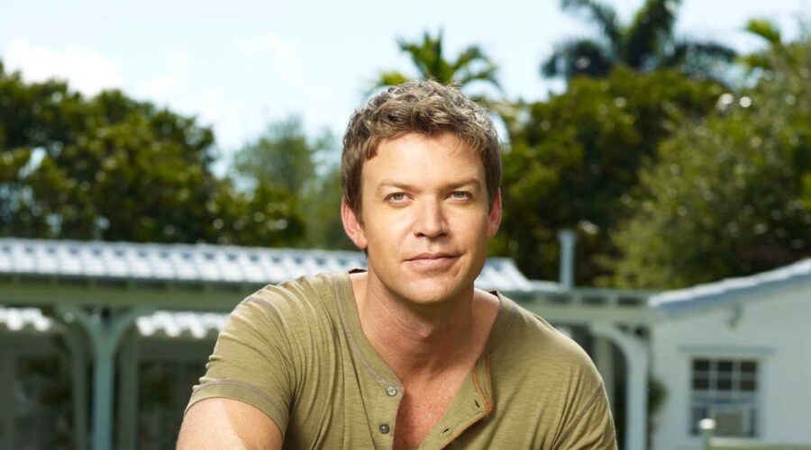 Jim Longworth (Matt Passmore) In The Glades. Credits: Disney Plus