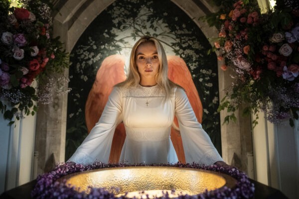 Villanelle interpretata da Jodie Comer in una scena della quarta stagione di “Killing Eve”. Credits: Timvision.