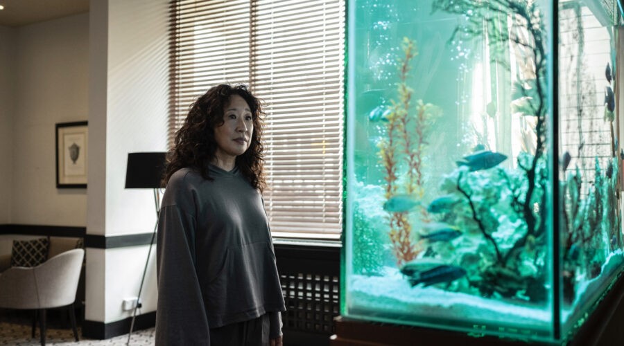 Eve Polastri interpretata da Sandra Oh in una scena di “Killing Eve”. Credits: Timvision.
