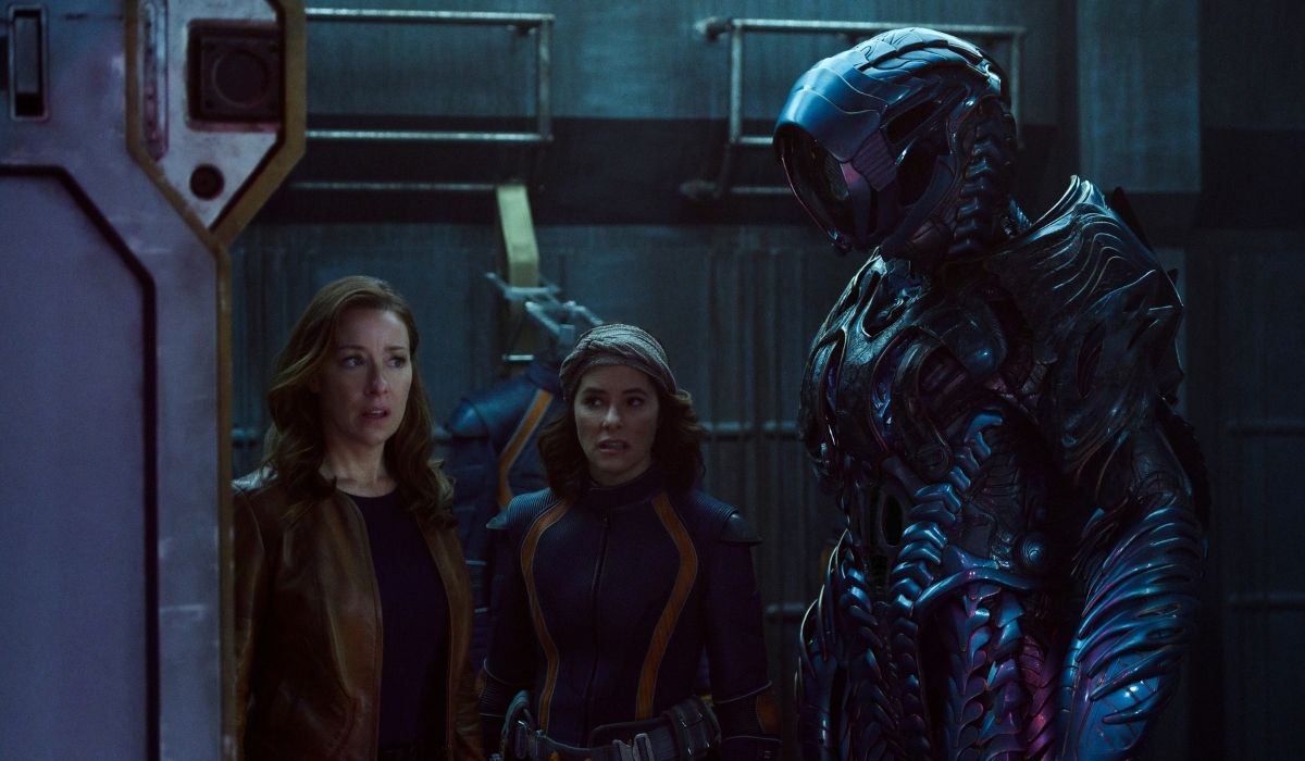 Lost In Space (da sinistra): Molly Parker (Maureen) e Parker Posey (Dottor Smith). Credits: Netflix