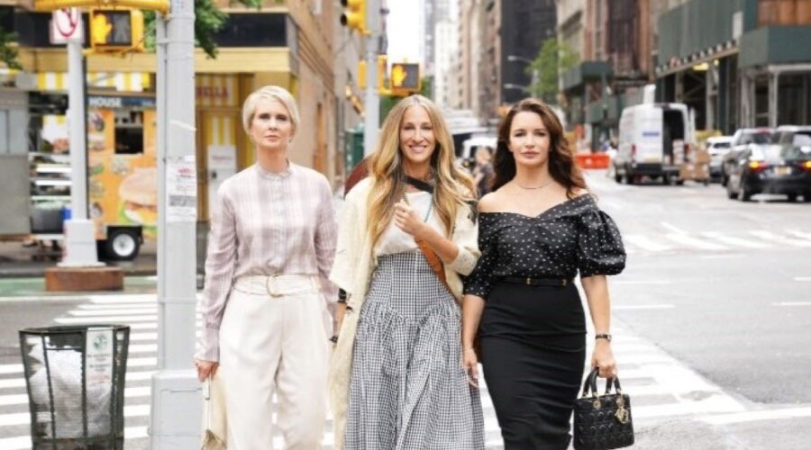 Da sinistra: Miranda (Cynthia Nixon), Carrie (Sarah Jessica Parker) e Charlotte (Kristin Davis) nella prima immagine ufficiale di