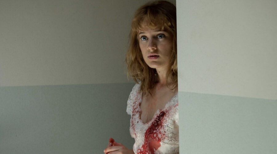 Nadia Tereszkiewicz in una scena di “Possessions”. Credits: Sky Italia.