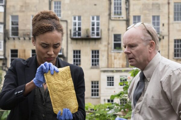 Tala Gouveia e Jason Watkins In Mcdonald E Dodds Credits: Sky Italia