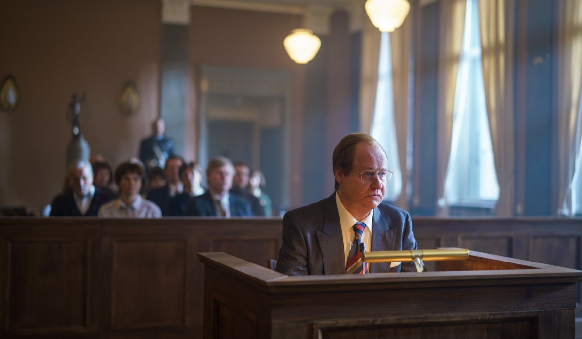 Robert Gustafsson in una scena di “The Unlikely Murderer”. Credits: Johan Paulin/Netflix.