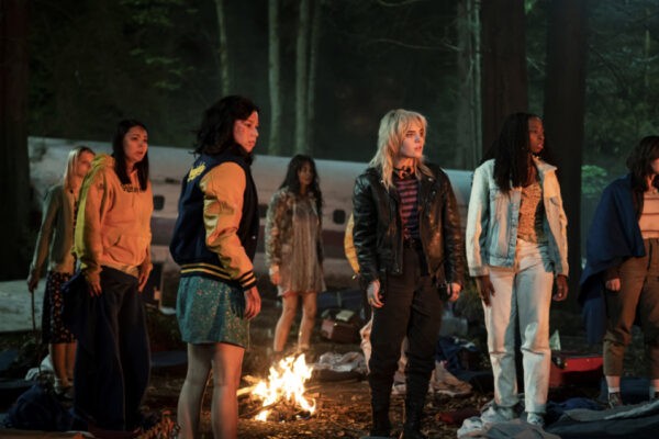 Le giovani protagoniste di “Yellowjackets”, la serie tv dal 17 novembre su Sky. Credits: Sky Italia/Showtime.