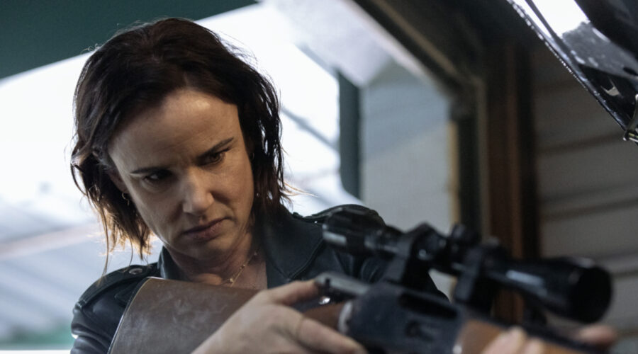 Juliette Lewis in una scena di “Yellowjackets”, dal 17 novembre su Sky. Credits: Sky Italia/Showtime.