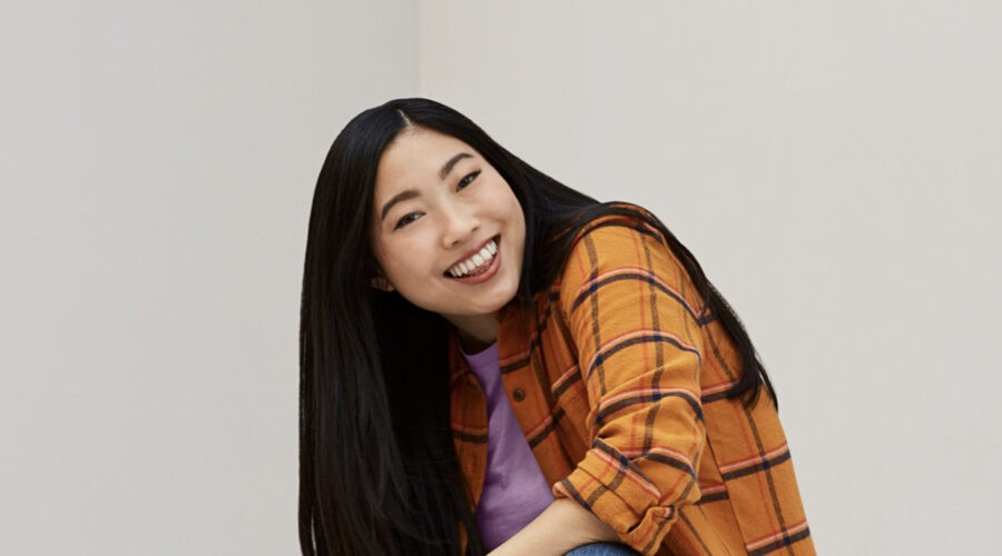 Awkwafina in una scena di Awkwafina è Nora del Queens. Credits: ViacomCBS.