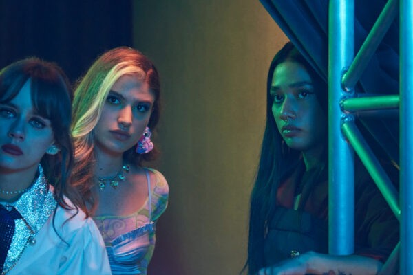 Azul Guaita Giovanna Grigio Selene In Rebelde Credits Netflix