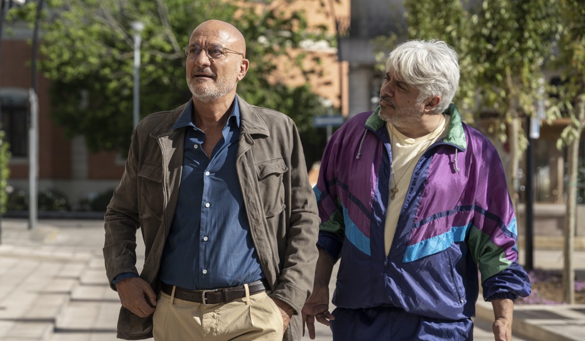 Claudio Bisio E Dino Abbrescia In Una Scena Di Cops Credits Sky