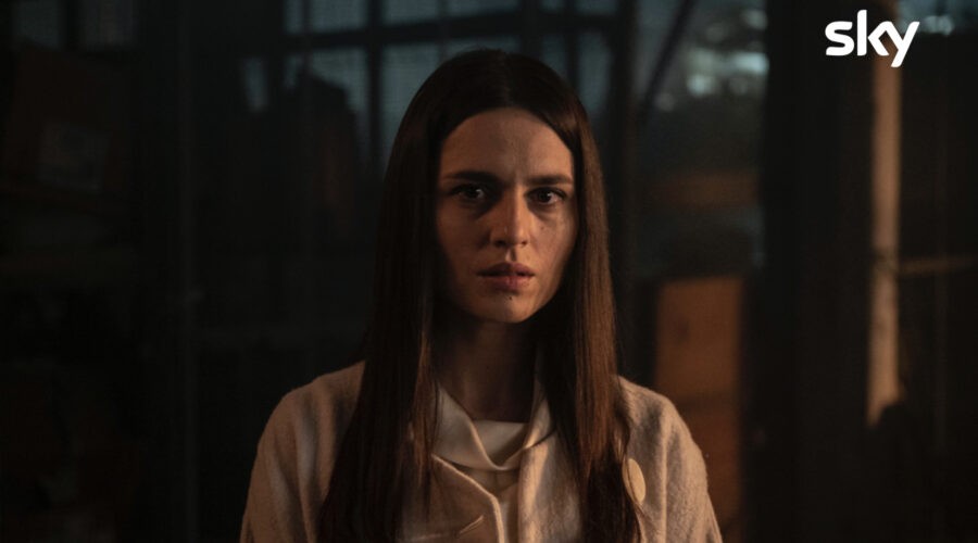 Azzurra (Ivana Lotito) in una scena della quinta stagione di “Gomorra - La Serie”. Credits: Marco Ghidelli/Sky.