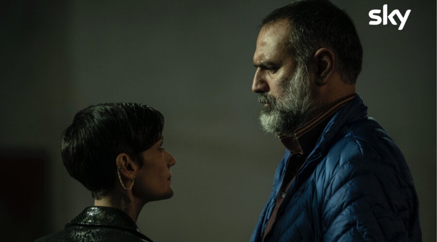Da sinistra: Donna Luciana (Tania Garribba) e 'O Maestrale (Mimmo Borrelli) in una scena della quinta stagione di “Gomorra - La Serie”. Credits: Marco Ghidelli/Sky.