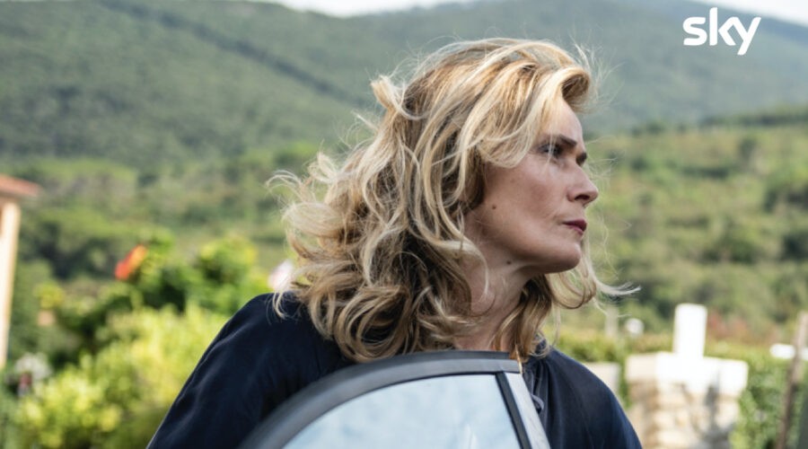 Lucia Mascino (Vittoria Fusco) in una scena de