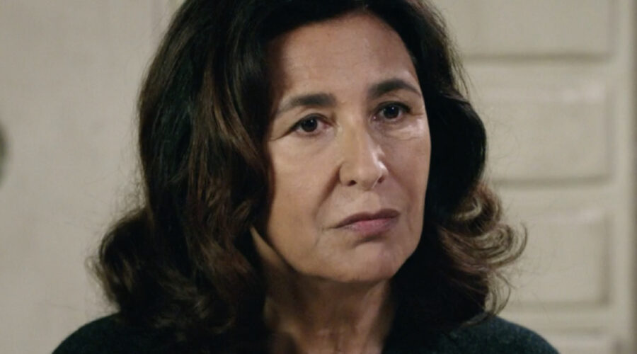 Antonella Attili (Agnese Amato) in una scena della puntata 58 de