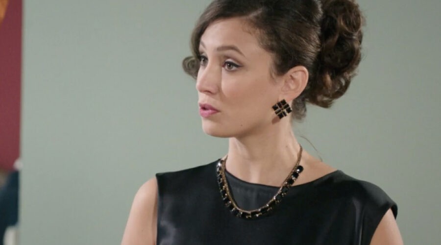 Lucrezia Massari (Flora Gentile Ravasi) in una scena della puntata 59 de