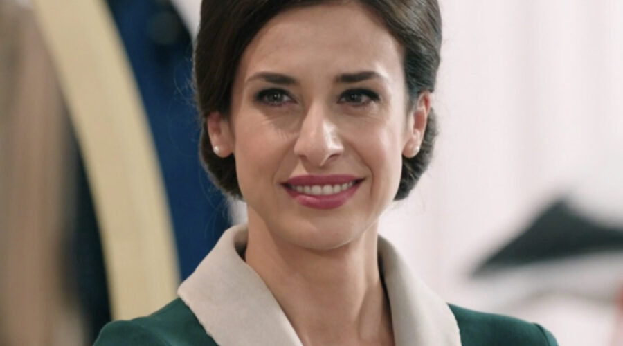 Lara Komar (Gloria Moreau) in una scena della puntata 60 de 