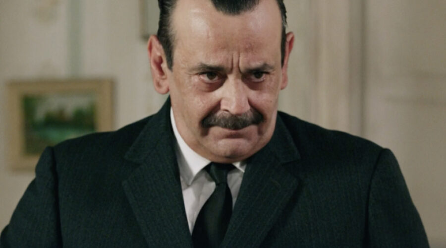 Nicola Rignanese (Giuseppe Amato) in una scena della puntata 49 de 