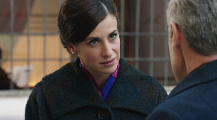 Lara Komar (Gloria Moreau) in una scena della puntata 50 de