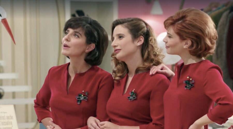 Giulia Chiaramonte (Sofia Galbiati), Mariavittoria Cozzella (Dora Vianello) e Gaia Bavaro (Gemma Zanatta) in una scena della puntata 64 de 