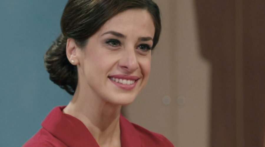 Lara Komar (Gloria Moreau) in una scena della puntata 73 de