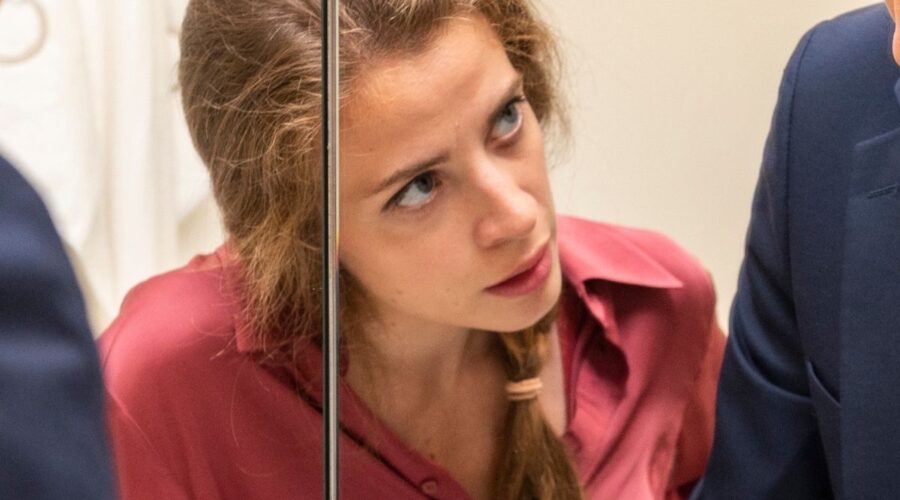 Laura Adriani Interpreta Ginevra In A Casa Tutti Bene Credits: Sky Italia