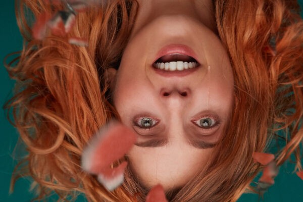 Leticia Dolera Nel Poster Di Vida Perfecta Credits: Disney Plus