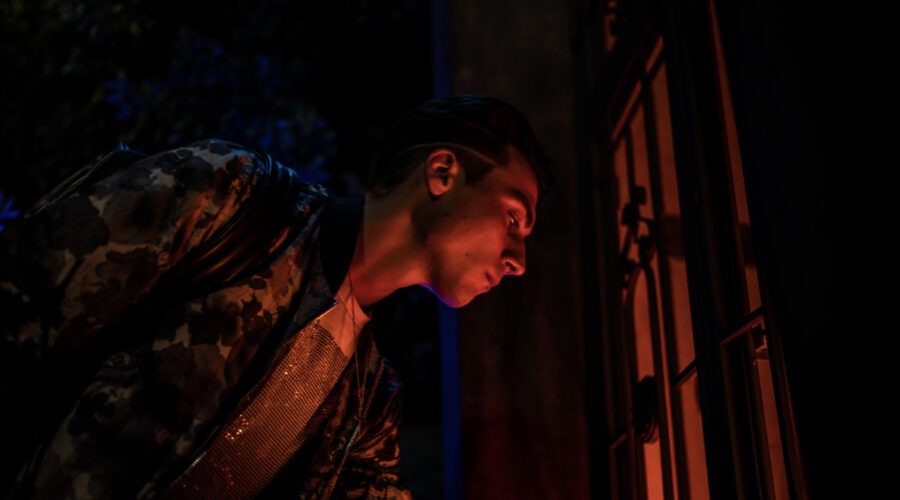 Matteo Paolillo (Edoardo Conte) in una scena di 