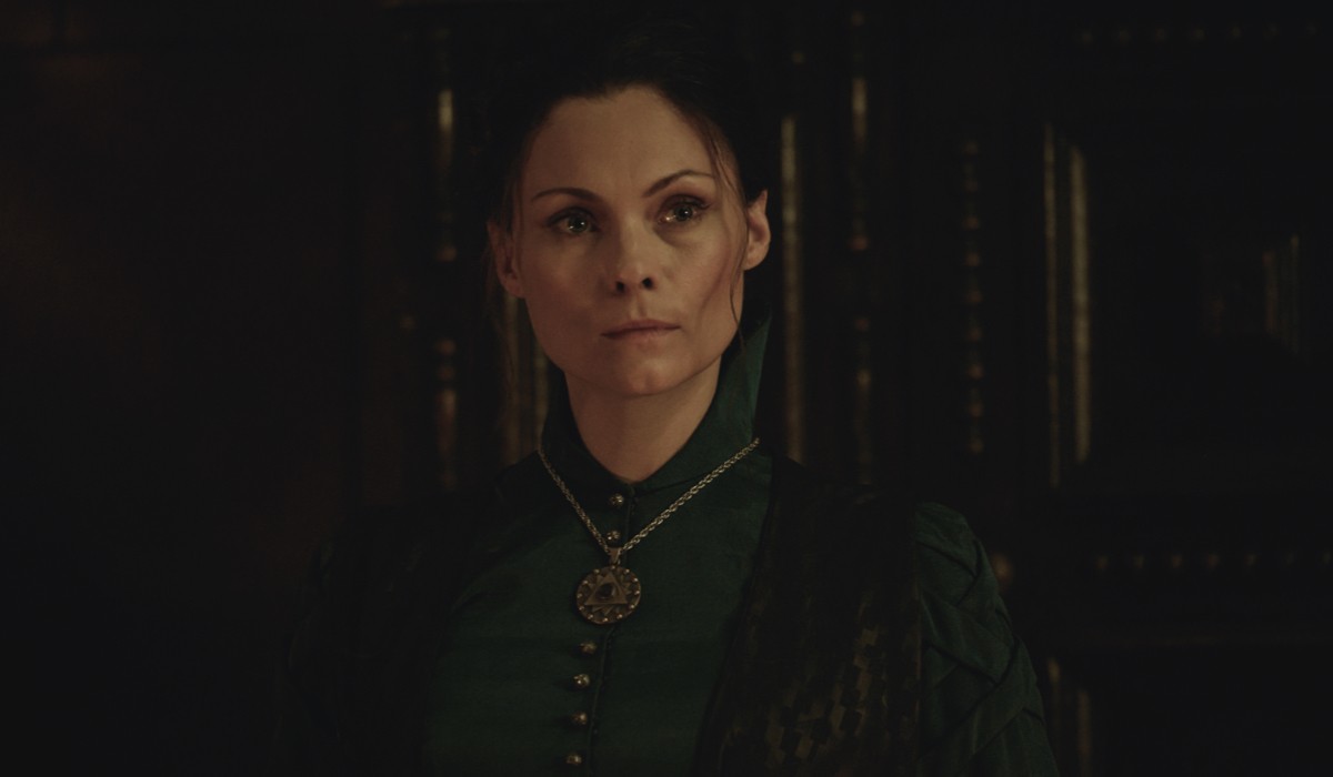 Myanna Buring Tissaia De Vries In Una Scena Della Seconda Stagione Di The Witcher Credits Jay Maidment Netflix